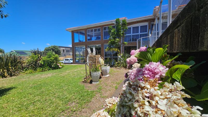 5 Bedroom Property for Sale in Reebok Western Cape